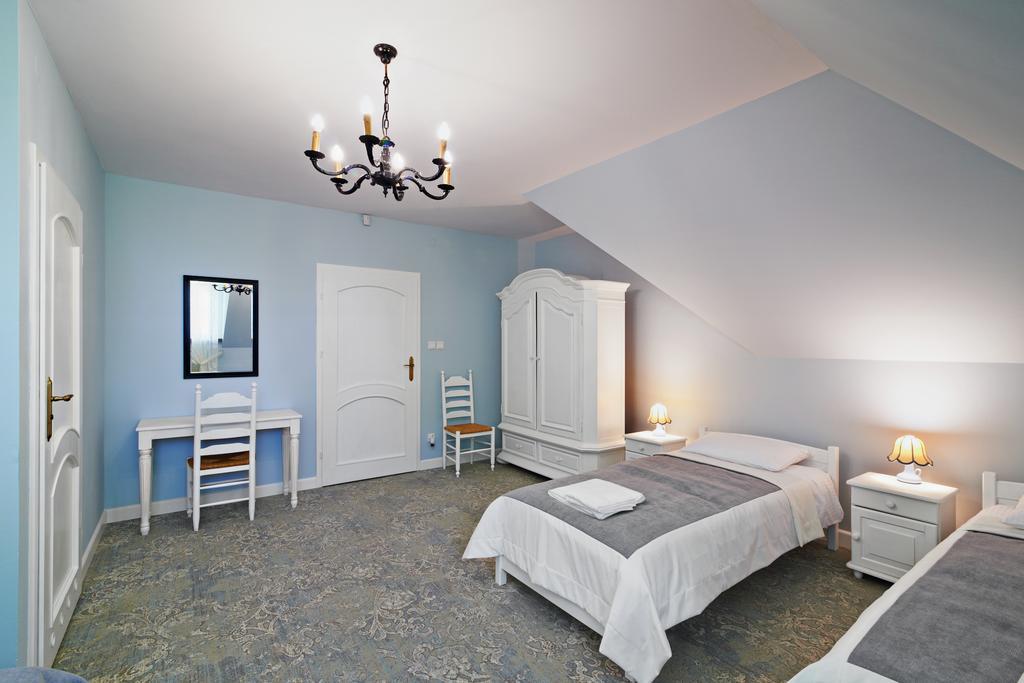 Dwor Osmolice Bed and Breakfast Bialki Dolne Eksteriør billede