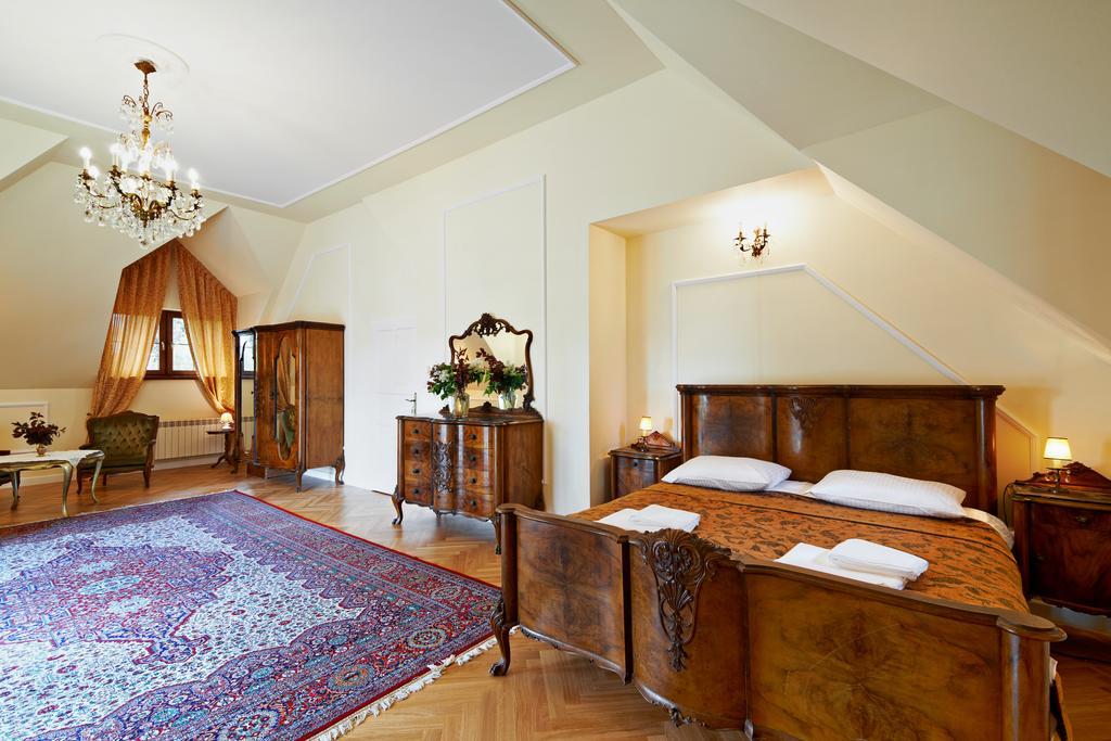 Dwor Osmolice Bed and Breakfast Bialki Dolne Eksteriør billede
