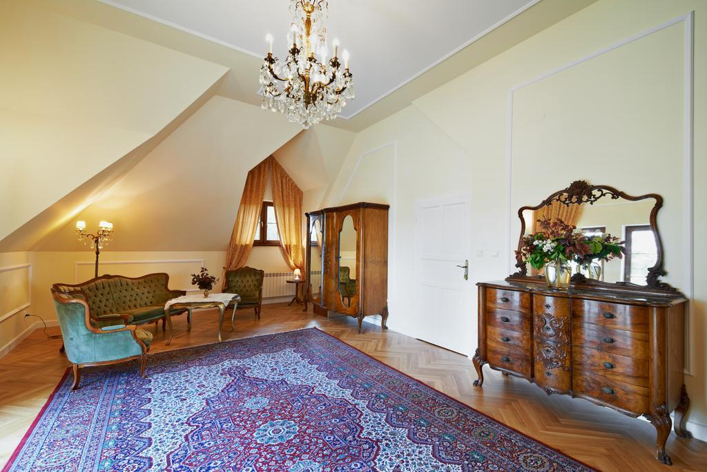 Dwor Osmolice Bed and Breakfast Bialki Dolne Eksteriør billede