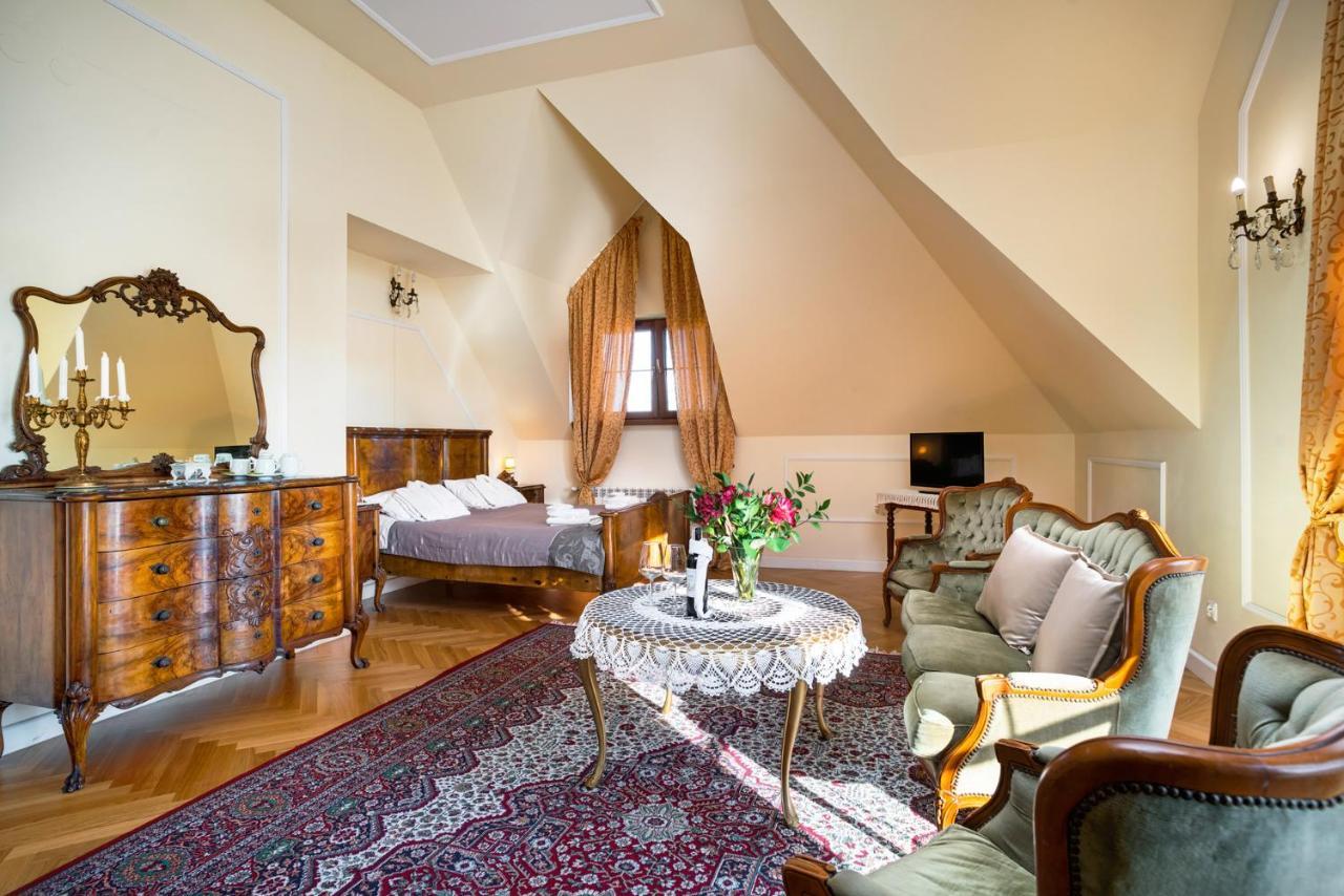 Dwor Osmolice Bed and Breakfast Bialki Dolne Eksteriør billede